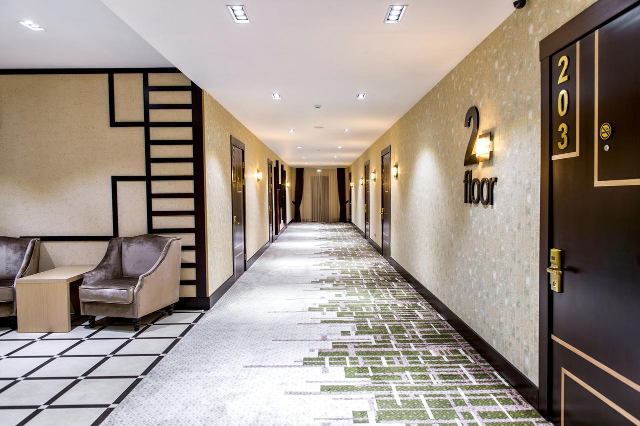 Megapolis Hotel ชุมเกนท์ ภายนอก รูปภาพ