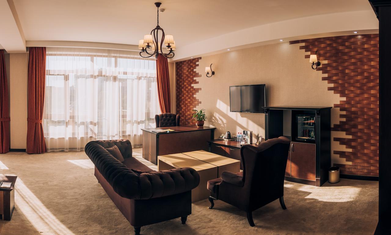 Megapolis Hotel ชุมเกนท์ ภายนอก รูปภาพ