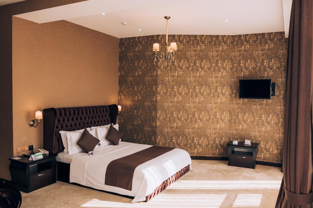 Megapolis Hotel ชุมเกนท์ ภายนอก รูปภาพ