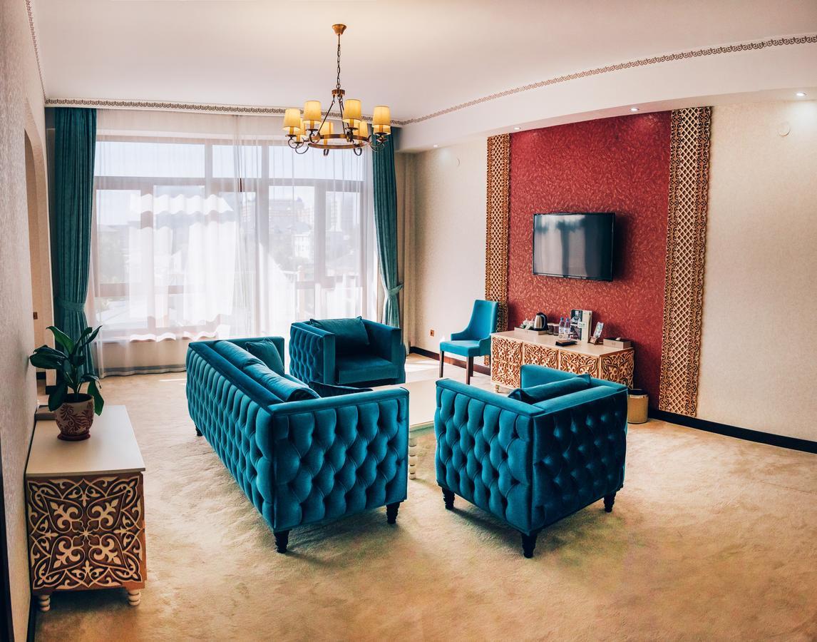 Megapolis Hotel ชุมเกนท์ ภายนอก รูปภาพ
