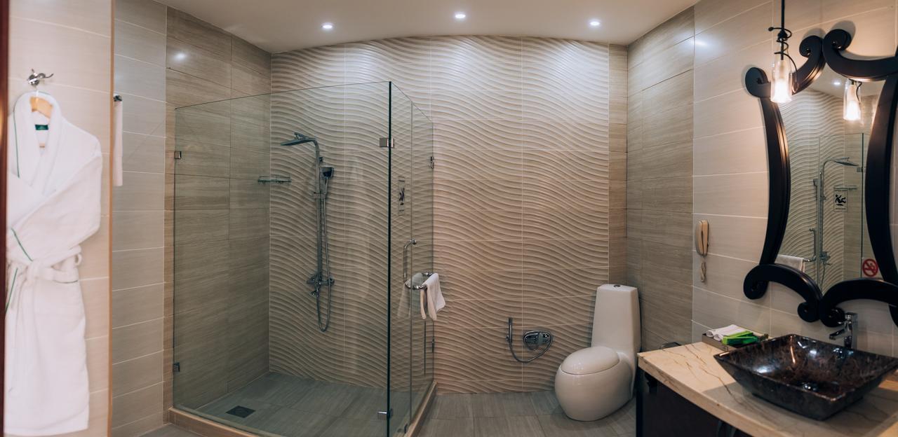 Megapolis Hotel ชุมเกนท์ ภายนอก รูปภาพ