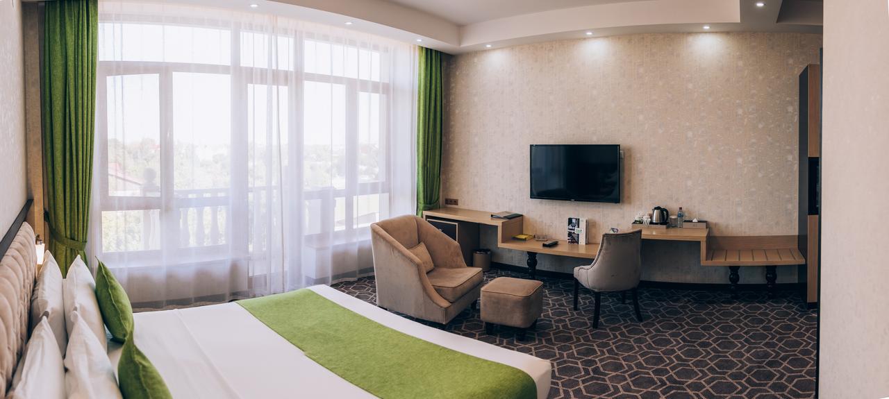 Megapolis Hotel ชุมเกนท์ ภายนอก รูปภาพ