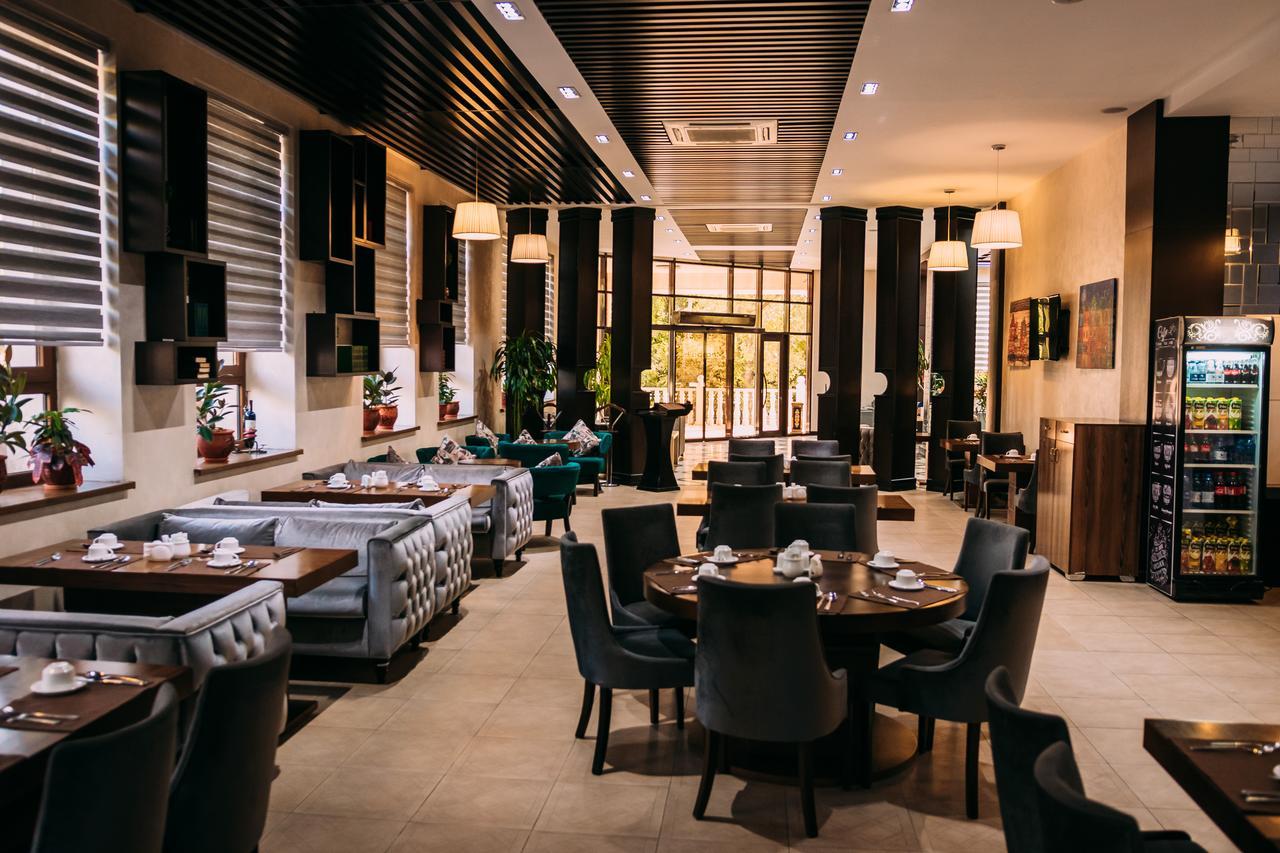 Megapolis Hotel ชุมเกนท์ ภายนอก รูปภาพ