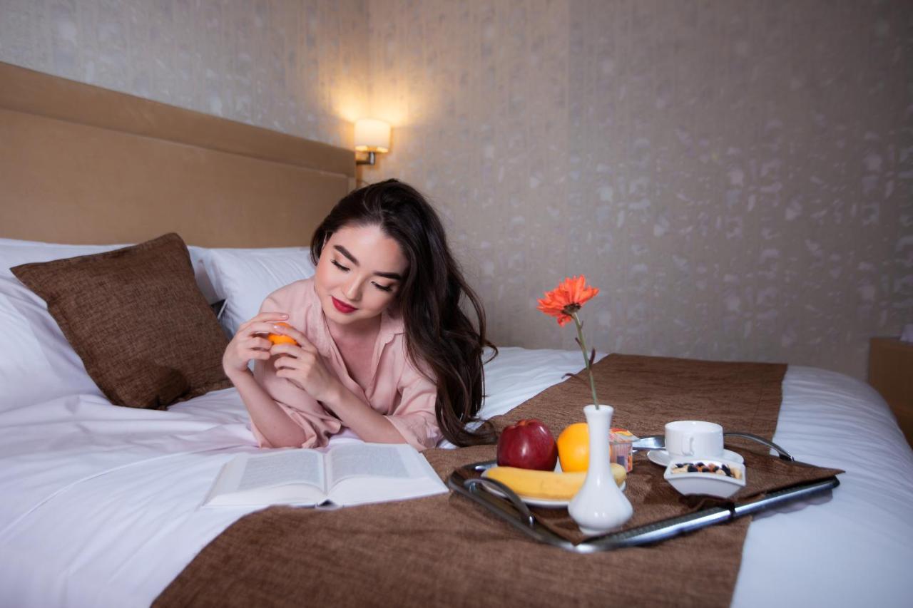 Megapolis Hotel ชุมเกนท์ ภายนอก รูปภาพ
